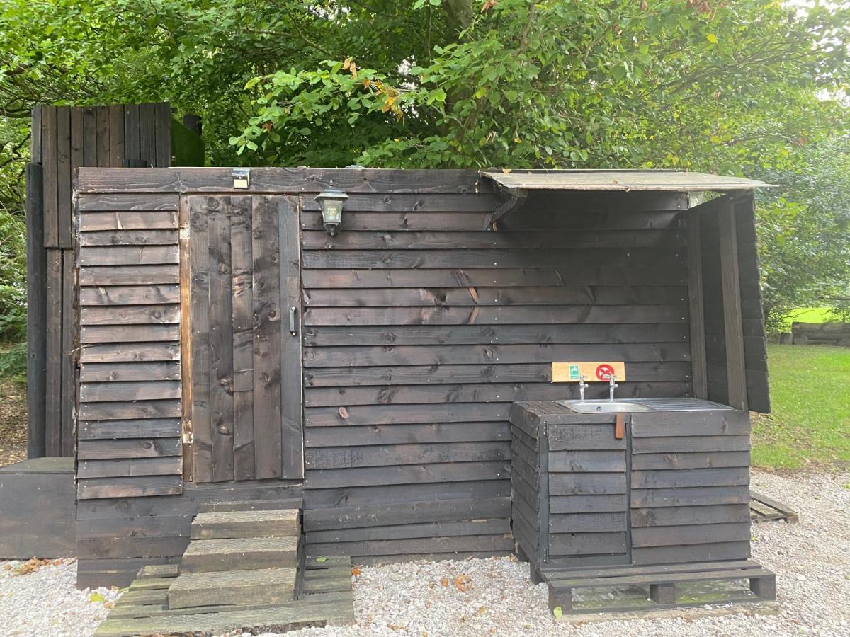The Shepherd'S Hut - Wild Escapes Wrenbury Off Grid Glamping - Ages 12 And Over Baddiley Εξωτερικό φωτογραφία